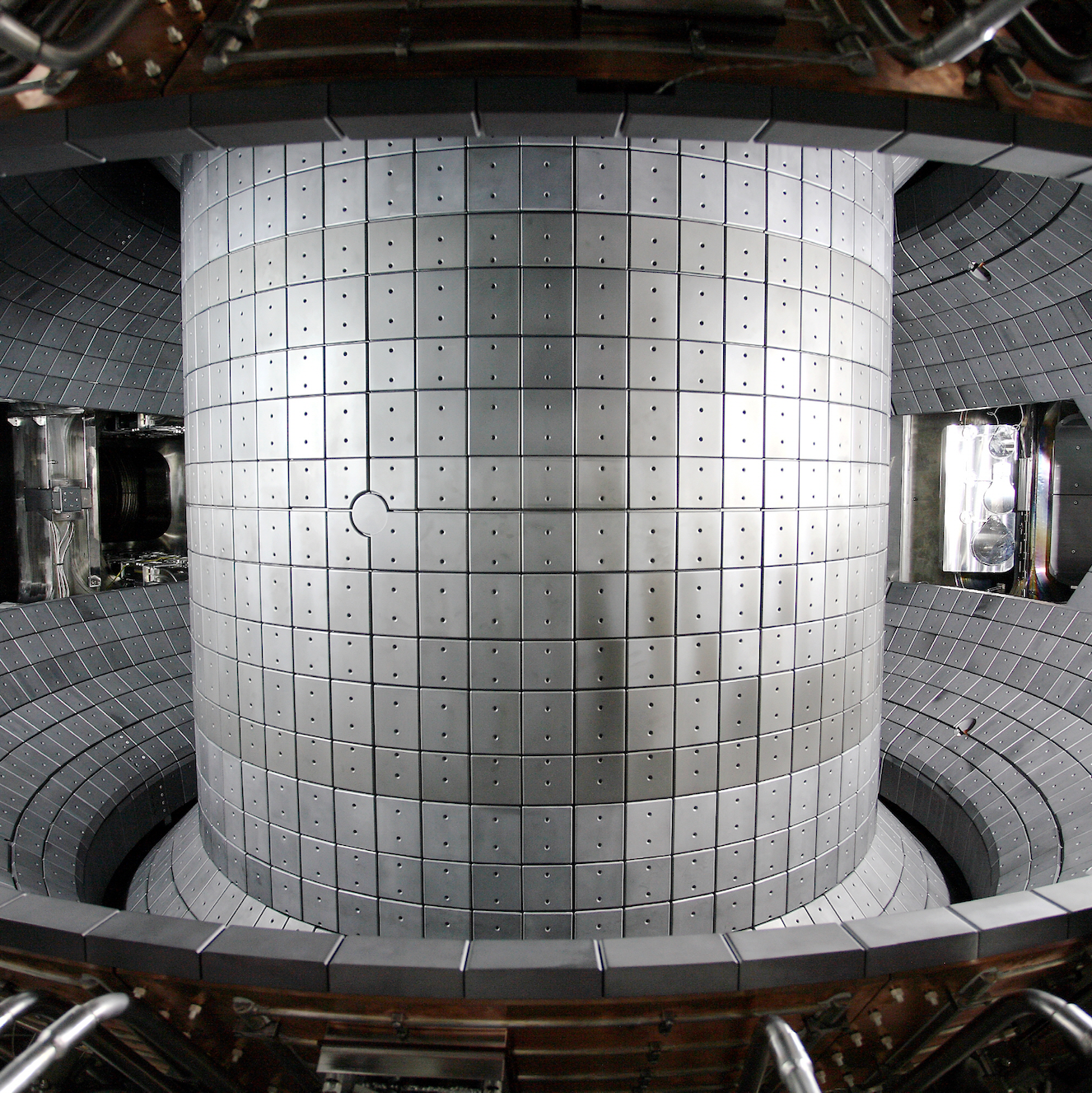 This Fusion Reactor Hit Temps 7 Times Hotter Than the Sun for 30 Seconds