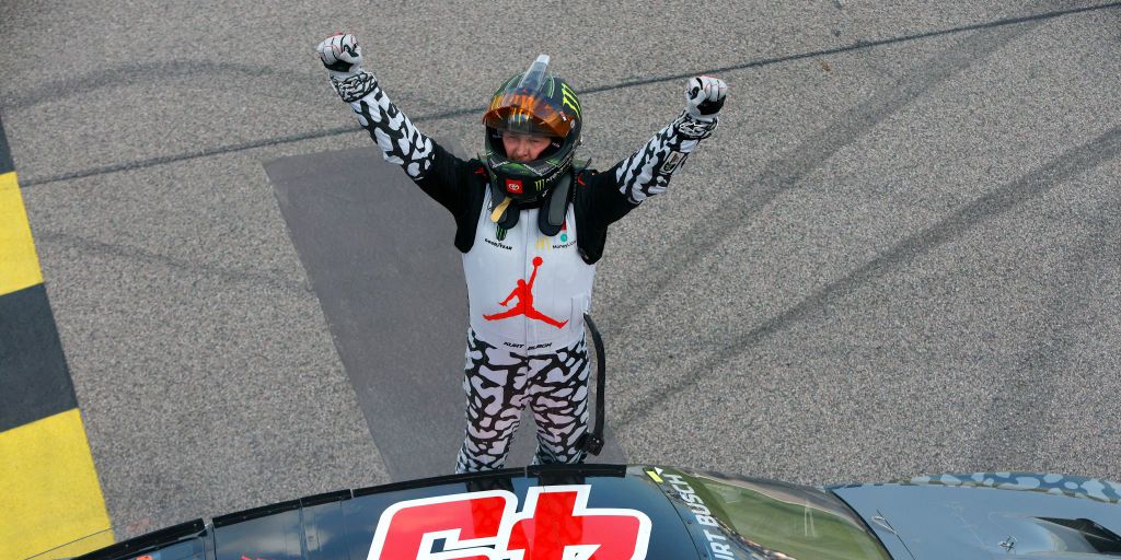 2004 NASCAR Cup Series Champion Kurt Busch Retires