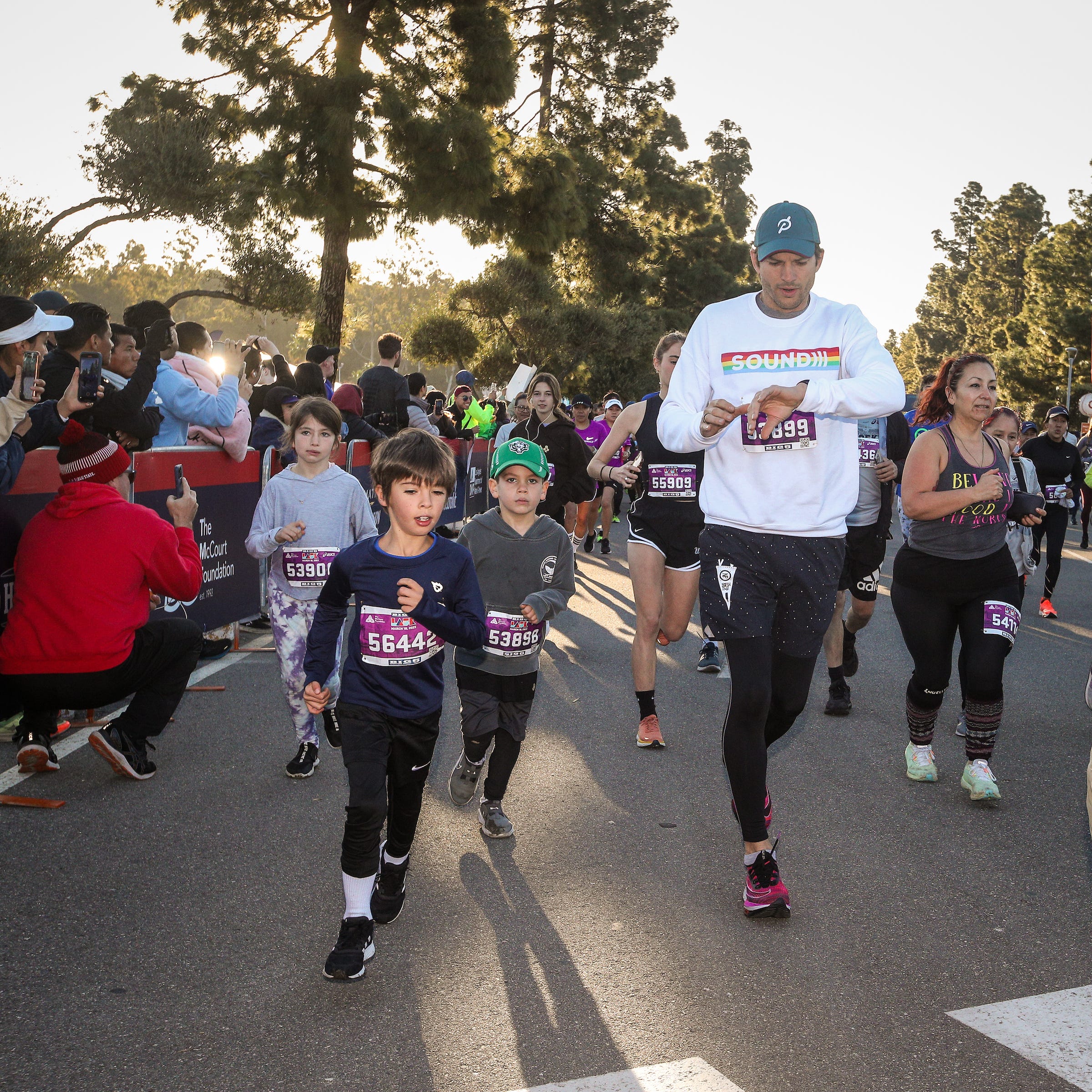 Ashton Kutcher Runs Los Angeles 5K With His Kids
