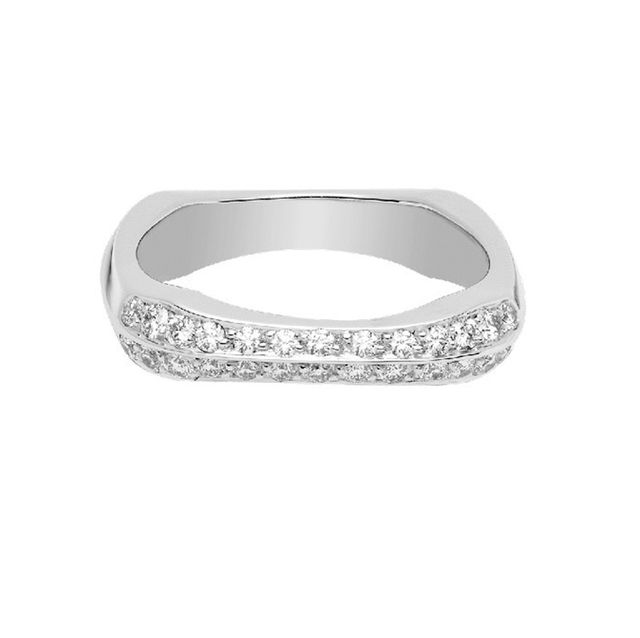 毎日の指先に華やかな煌めきを♡　ダイヤモンドが連なる結婚指輪5選