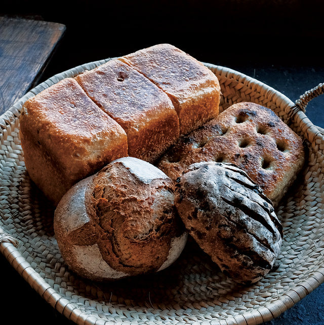 パン好きなら一度は詣でるべき、薪窯がある日本の名ベーカリー4選