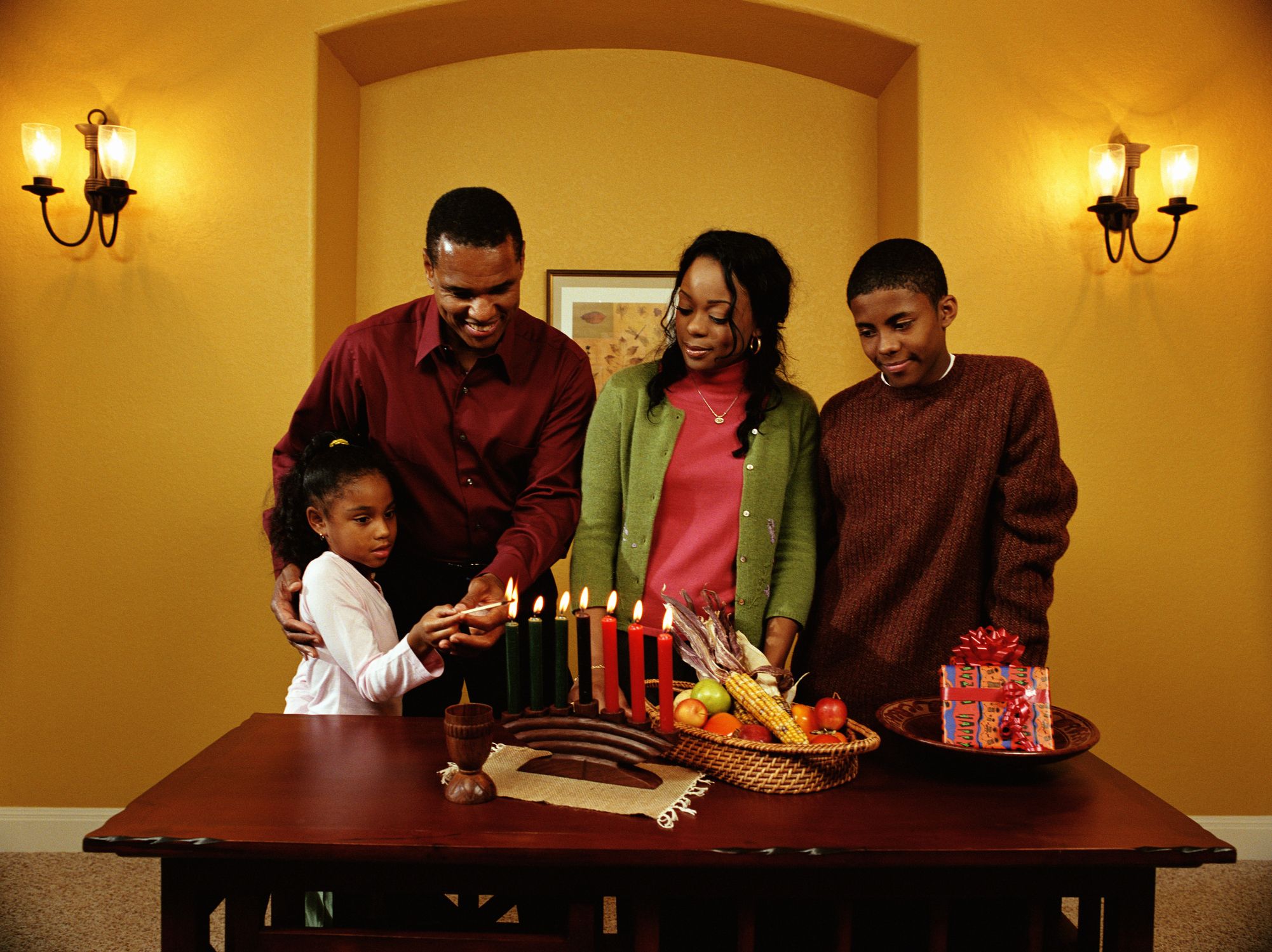 7 Kwanzaa Traditions — Kwanzaa Holiday Traditions To Know