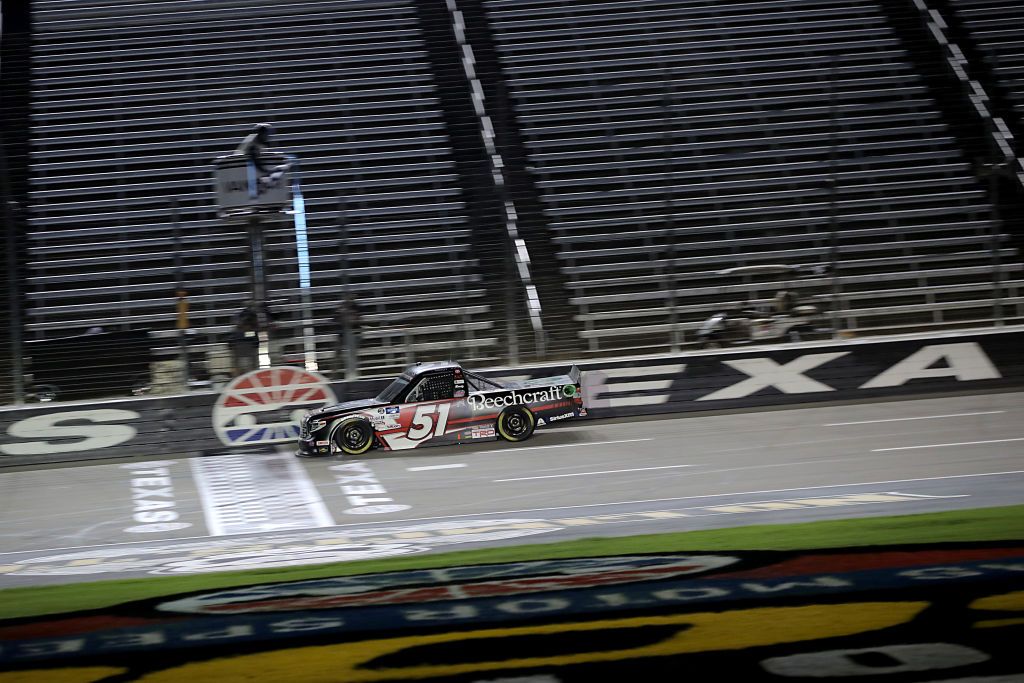 Kyle Busch Wins Nascar Trucks Race At Texas