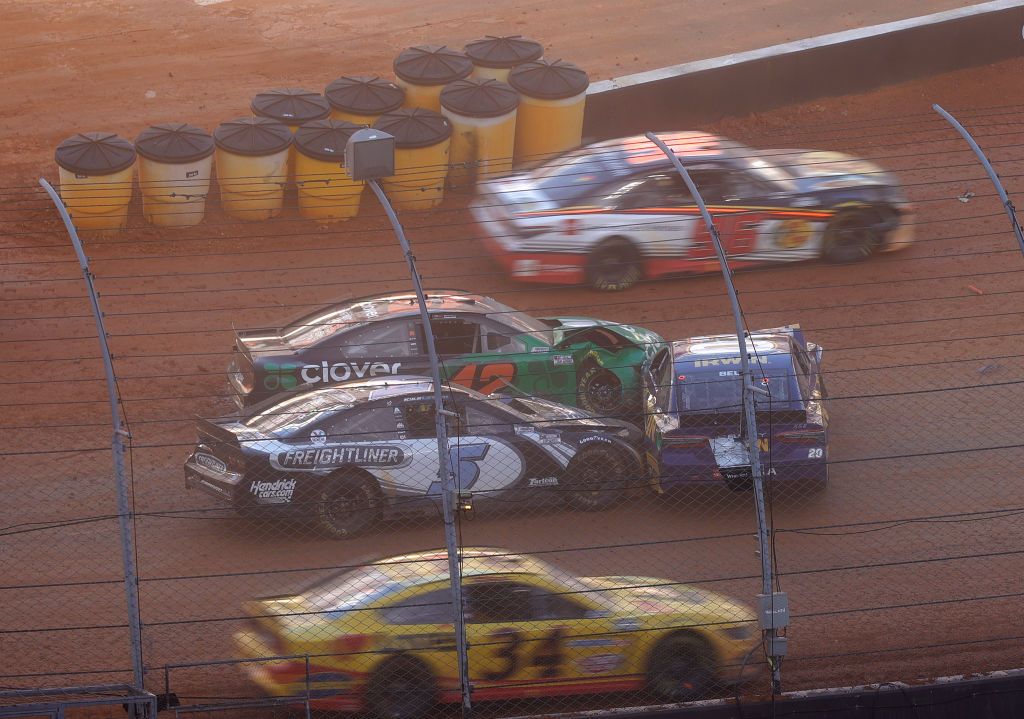 Nascar S Dirt Weekend Was An Absolute Mess