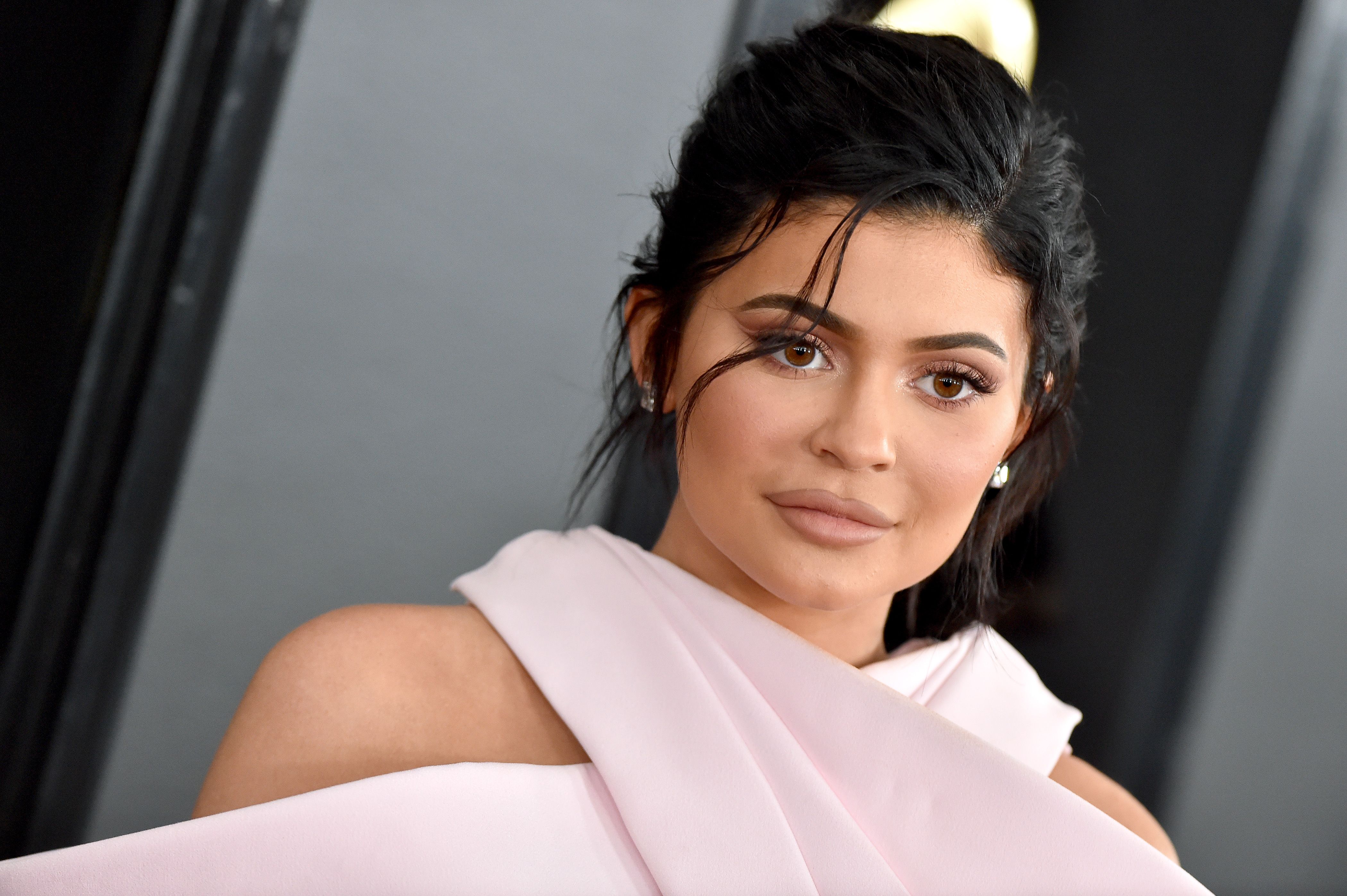 Kylie Jenner S Freckles Are Visible In No Makeup Instagram Selfie