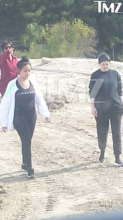 Kylie Jenner Baby Bump Revealed In Full Body Picture Kylie