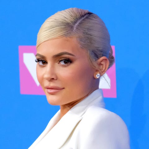 Kylie Jenners Blue Hair Kylie Jenner Dyes Hair Icy Blue For The