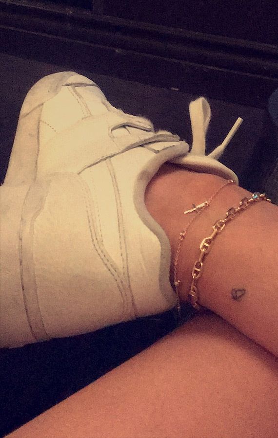 kylie jenner ankle bracelet