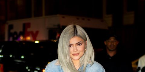 Kylie Jenner Dyed Her Hair Blue For New Year S Eve Paired 50k