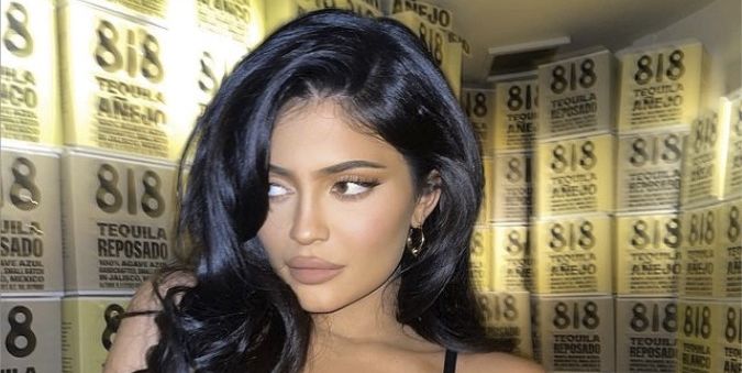 Kylie Jenner shows real skin texture in unfiltered selfie