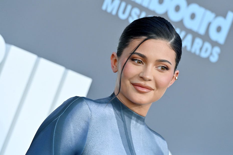 Kylie Jenner Says Free The Nipple In Topless Bikini Selfie 