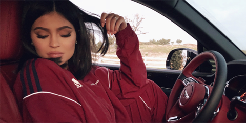 The Kardashian Sisters Think Kylie Jenners Ferrari Push Present Is