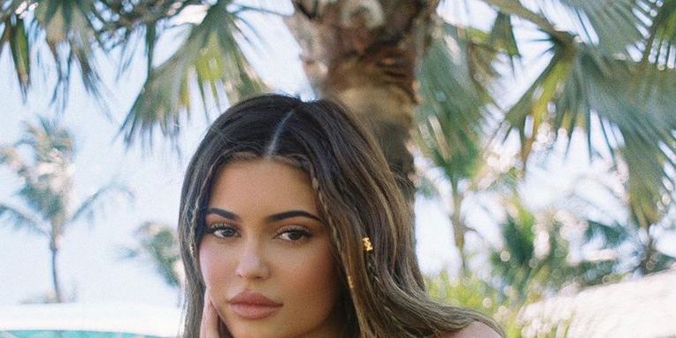 What Kylie Jenner S Real Hair Looks Like Without Extensions