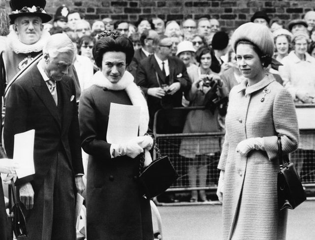 1967年6月7日、エリザベス女王に赦され、クイーンメリー号の記念式典に出席したウィンザー公夫妻。