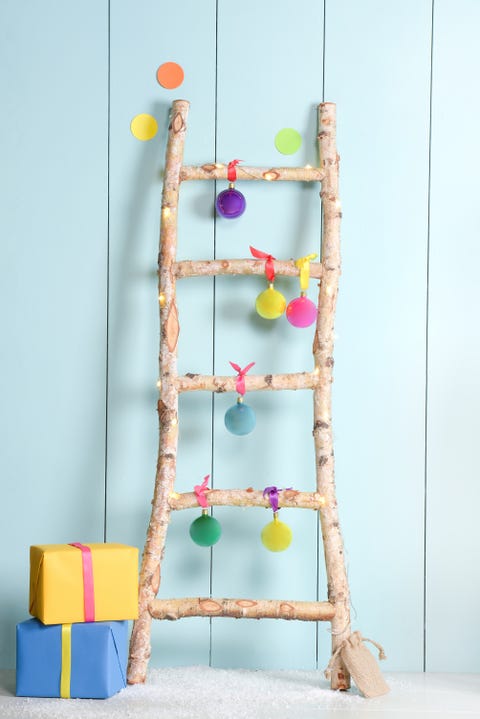 How To Make A Ladder Christmas Tree Easy Diy Christmas Decor