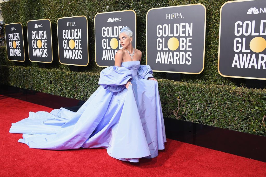 lady gaga dress golden globe 2019