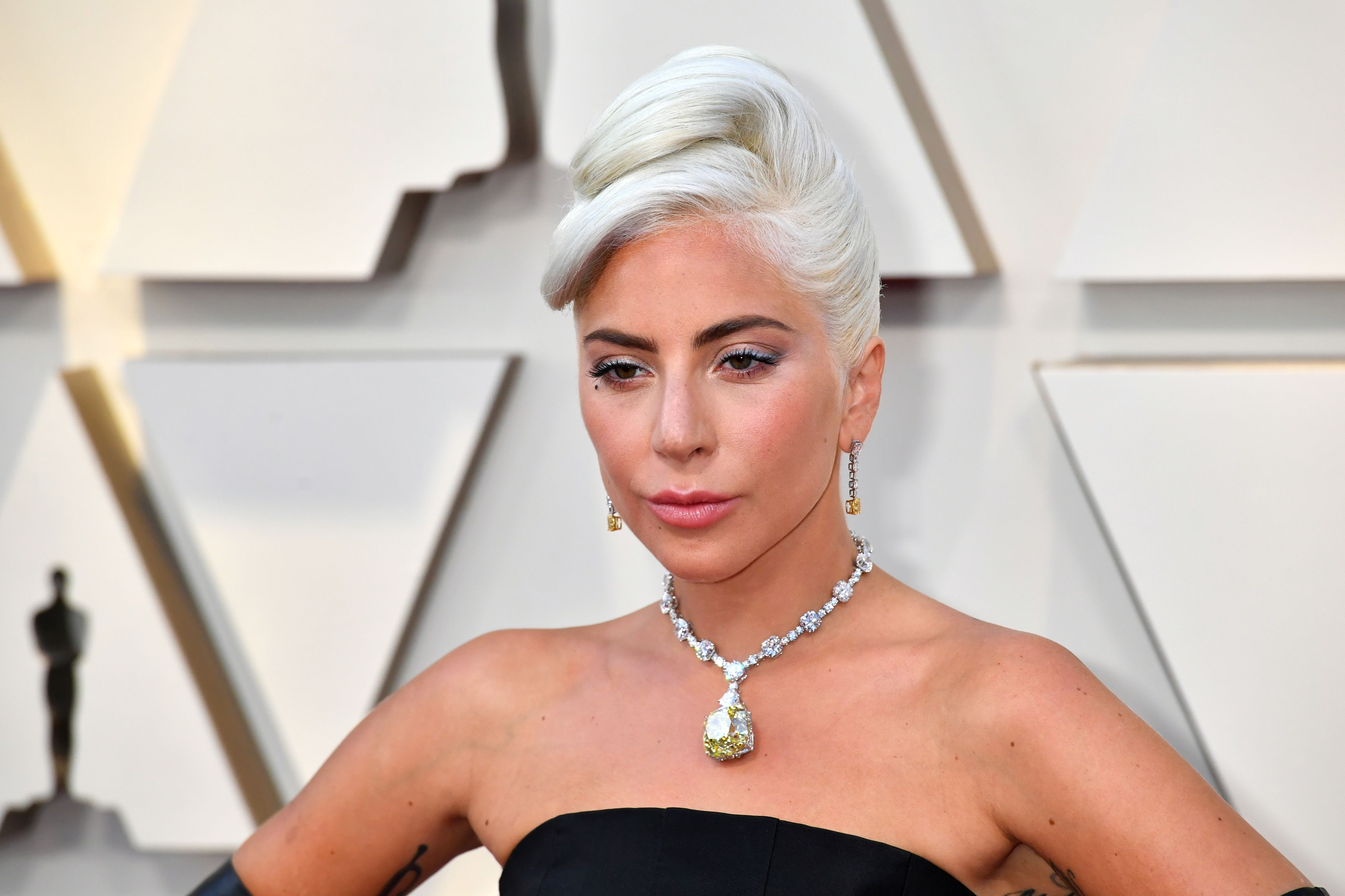 lady gaga's necklace at the oscars