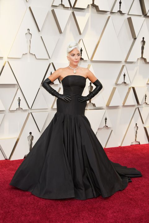 Lady Gaga deslumbra con un vestido de Alexander McQueen en los Oscar 2019