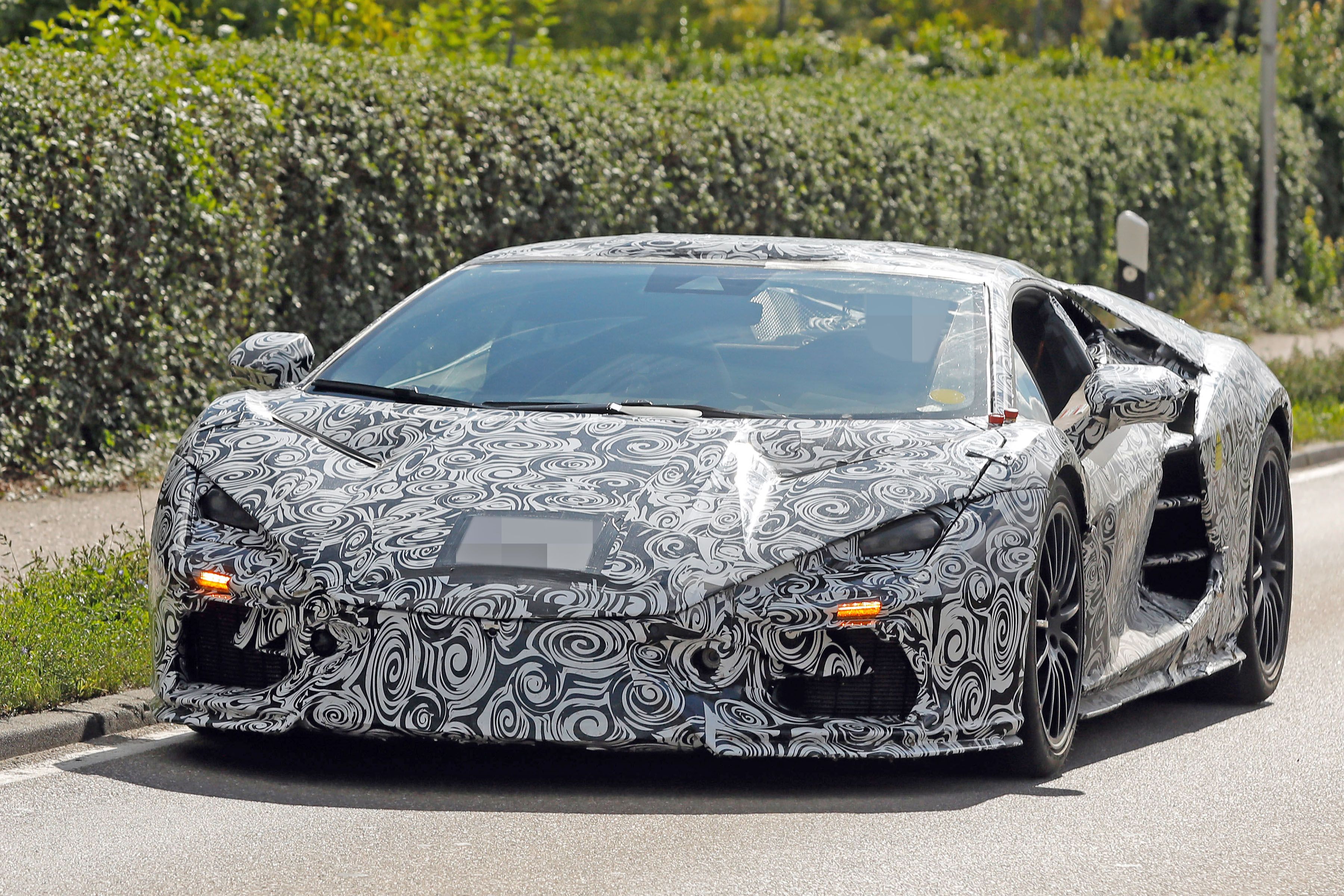 Aventador Replacement Prototype Breaks Down: Spy Photos