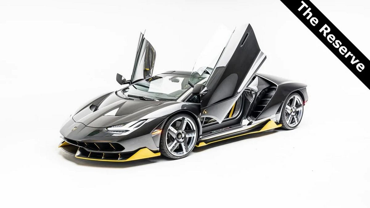 Uno de los solo 20 Lamborghini Centenario Roadster está en venta