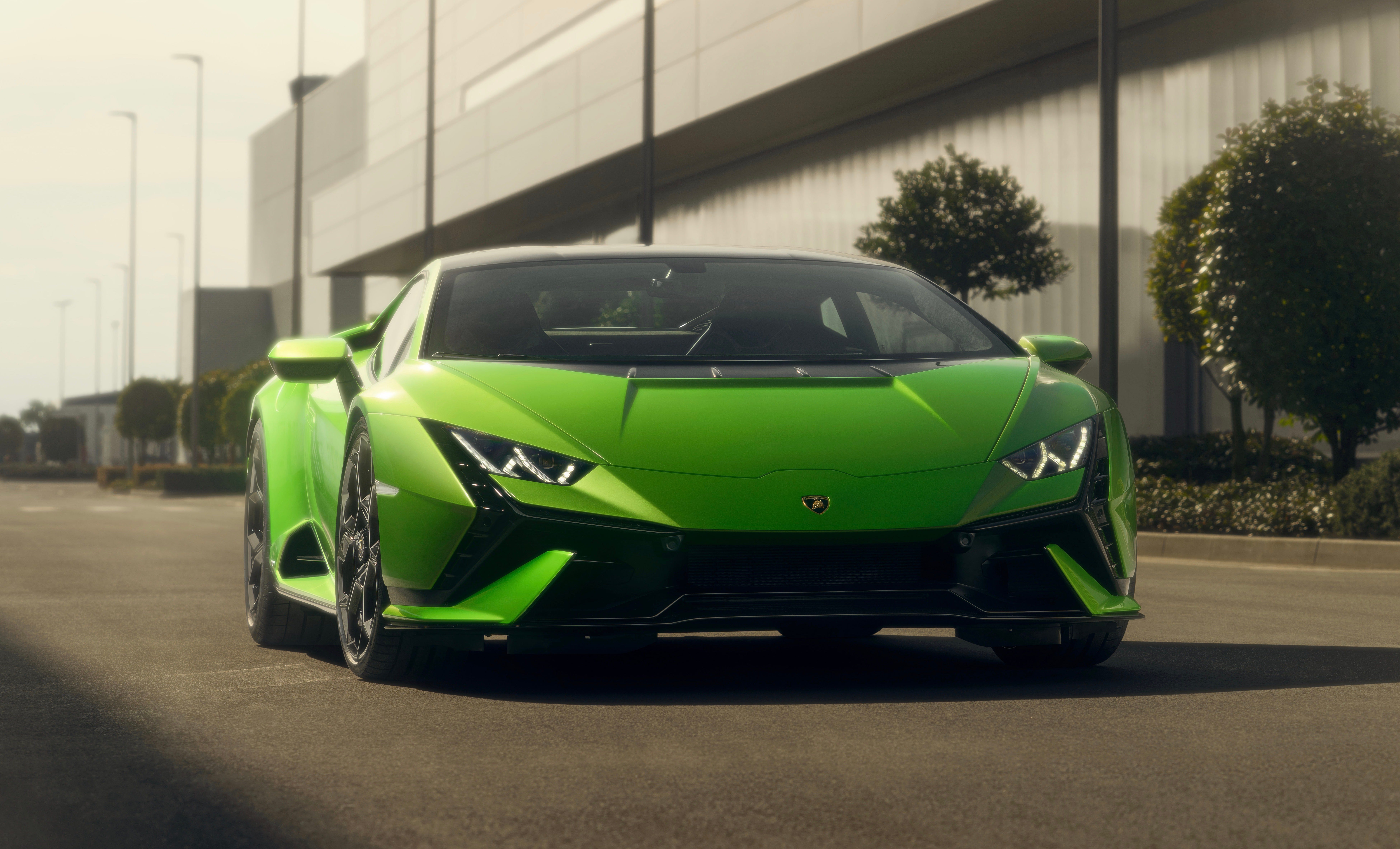 Lamborghini Tecnica Fills Gap in Huracán Lineup