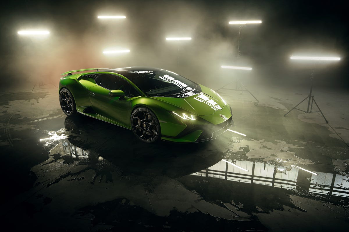 Lamborghini's New Huracan Tecnica Is a Slightly Civilized STO