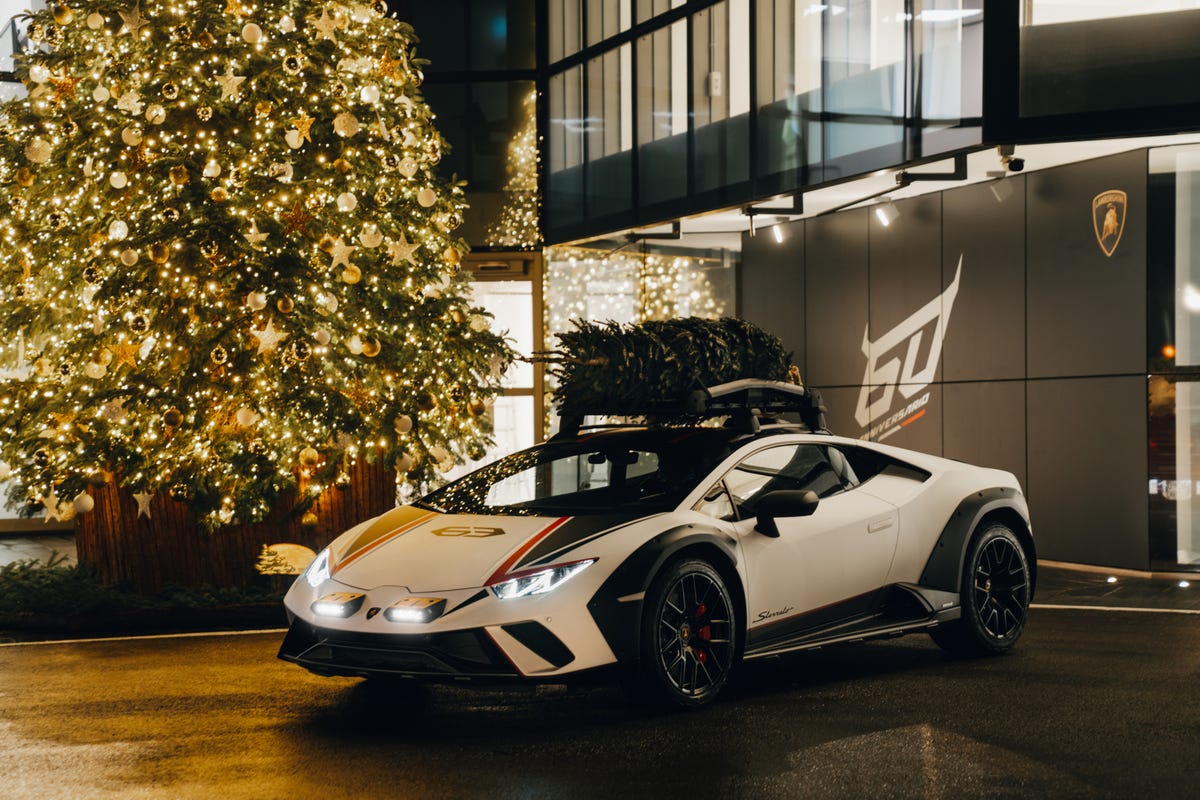 Lamborghini nos felicita la Navidad con otro emotivo vídeo