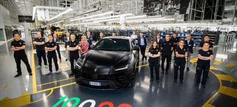 Lamborghini bate récords con un SUV: Entrega el Urus 