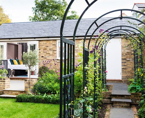 with no spare room inside the house for overnight visitors, the garden became the perfect place to build an innovative guest room abi bunney, 50, moved into her three bedroom semi detached period cottage in teddington, middlesex, with sons george, 17, and henry, 15, in january 2012 after revamping the cottage she decided to turn a derelict outside workshop into a stylish room for guests the garden was landscaped with a walkway