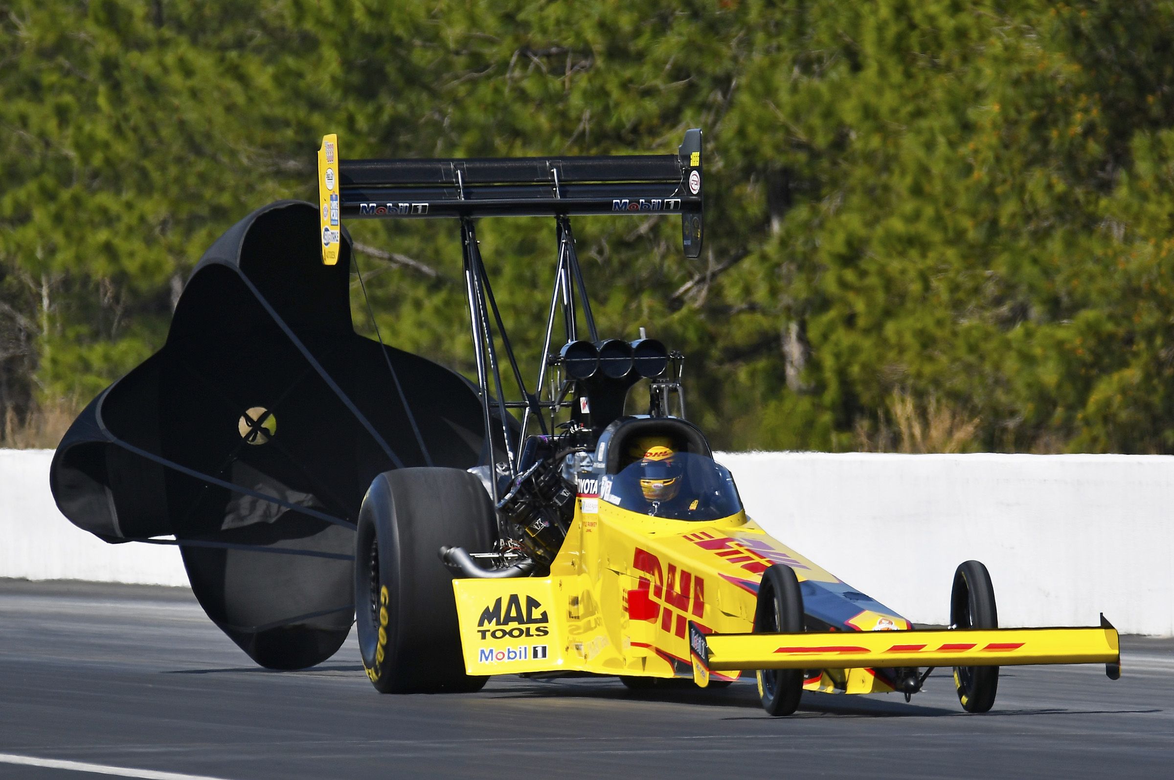 Here S The Differences Between Nhra Top Fuel Dragster And A Top Alcohol Dragster