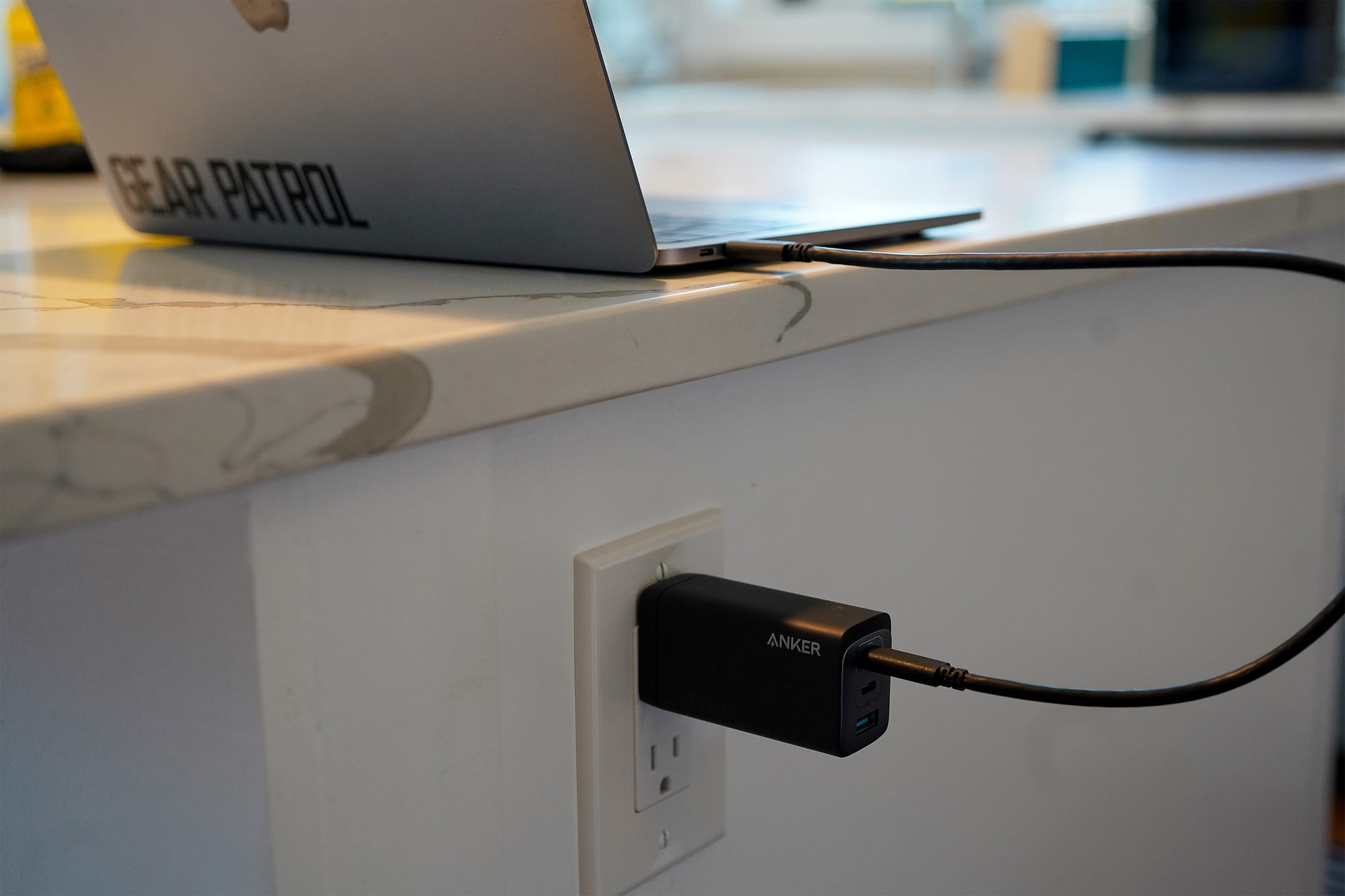 Bet ubung Cordelia Sollst Charge Laptop Through Monitor Romantisch 