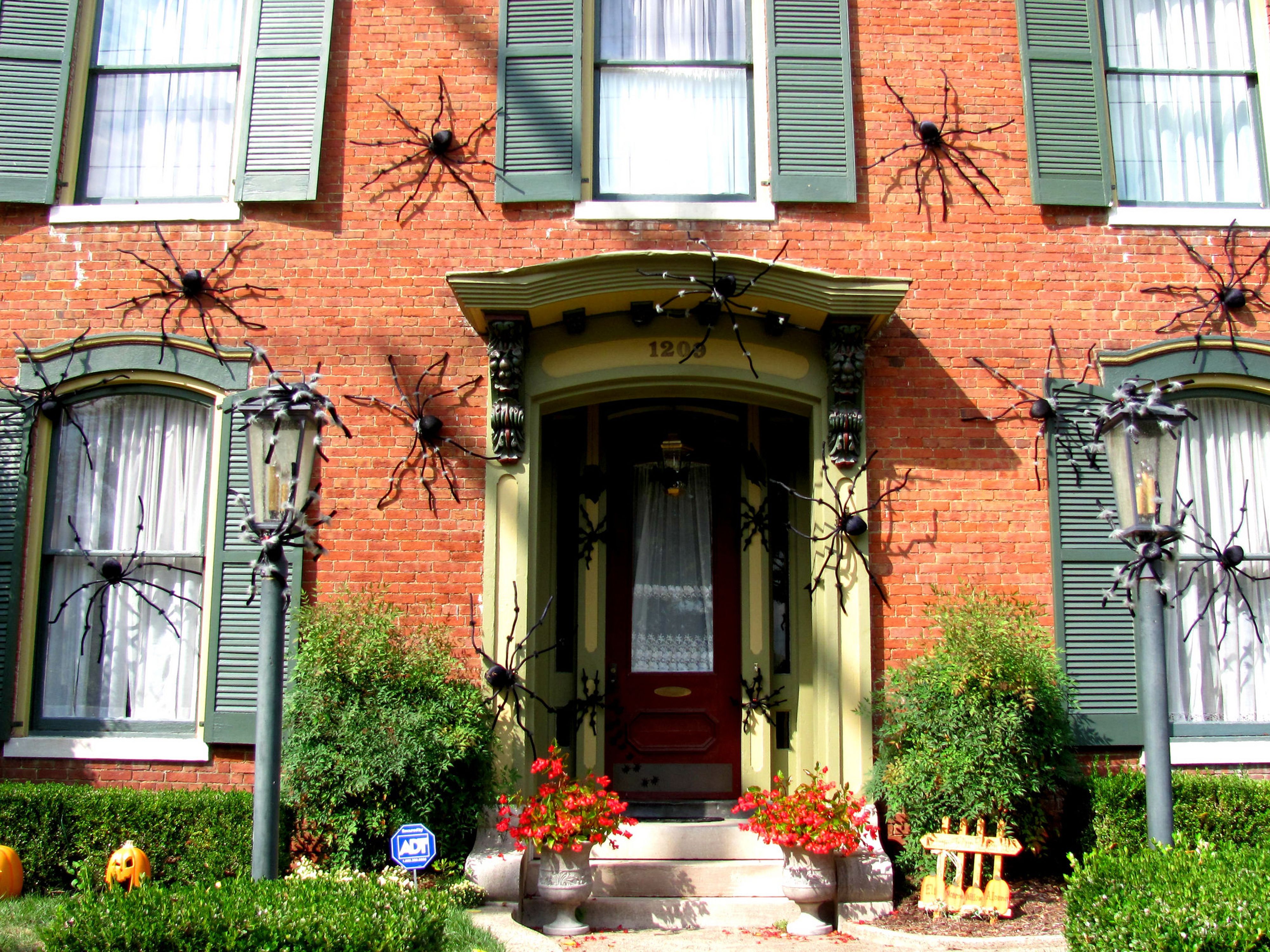 large spider halloween decorations