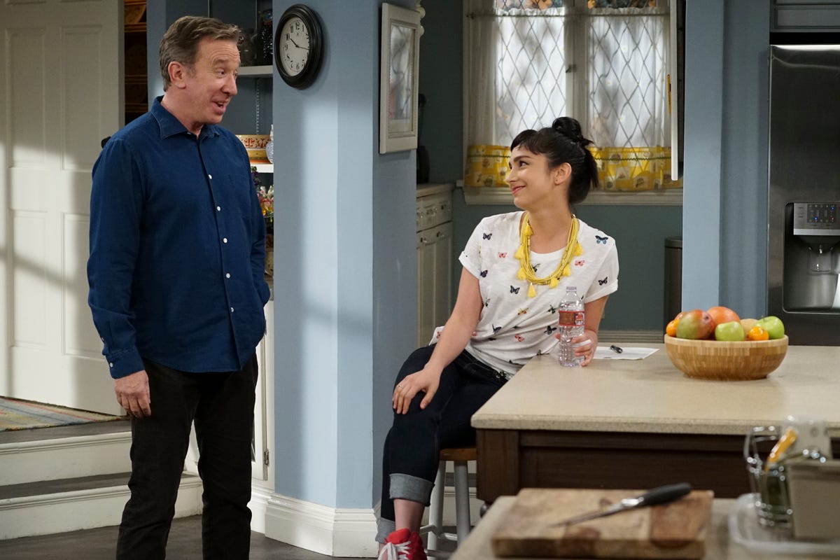 Why Did The Original Mandy Leave Last Man Standing Here S Why Molly Ephraim Was Replaced