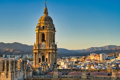 Vista lateral da Catedral de Málaga, Espanha