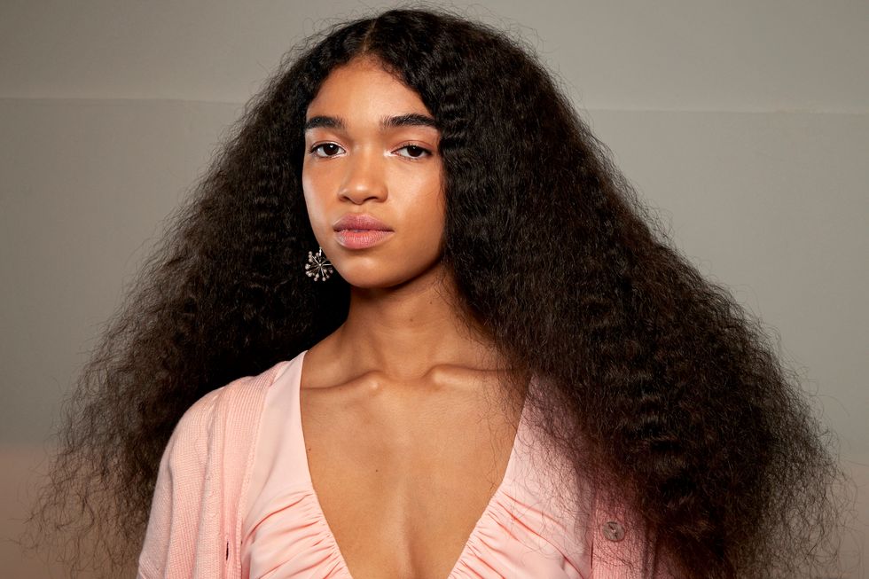 15 Hair Growth Oils That Will Completely Transform Your Tresses
