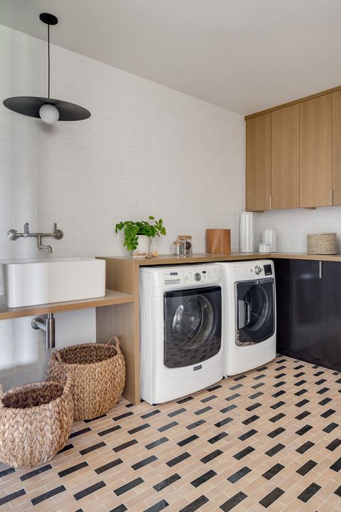 45 Laundry Room Ideas For Small Spaces Converted Garages More - Bathroom Laundry Room Designs