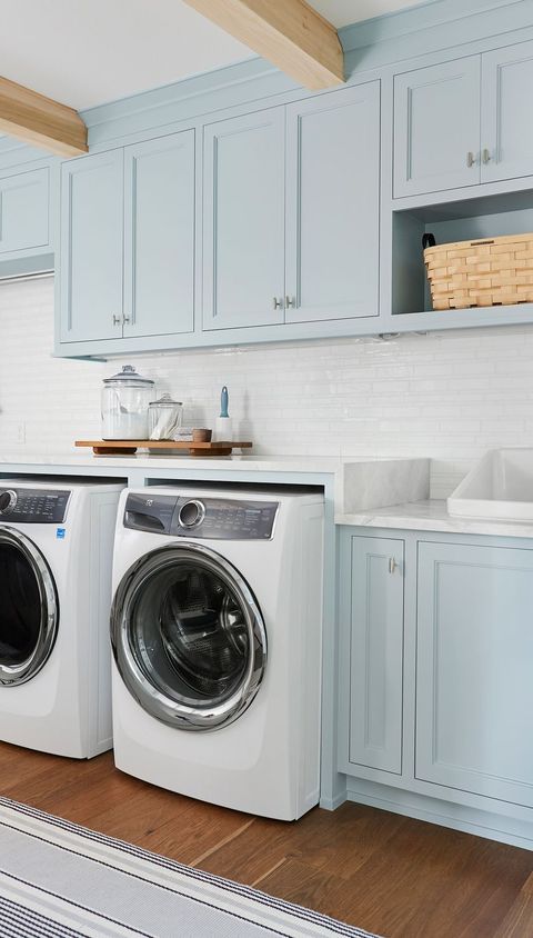 55 Small Laundry Room Ideas, How High Should I Hang My Laundry Room Cabinets