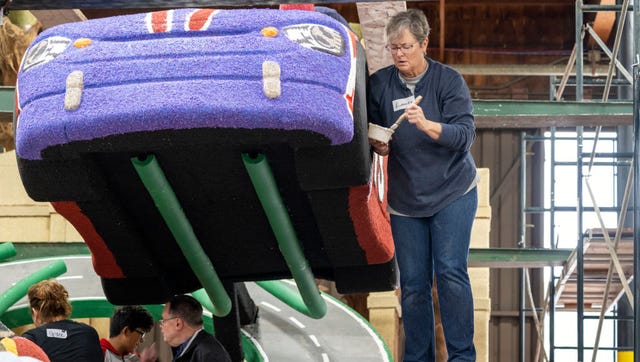 Volunteers and builders put the final touches on this year's Rose Parade floats Richard Petty Shines in Rose Bowl Parade on NASCAR Float