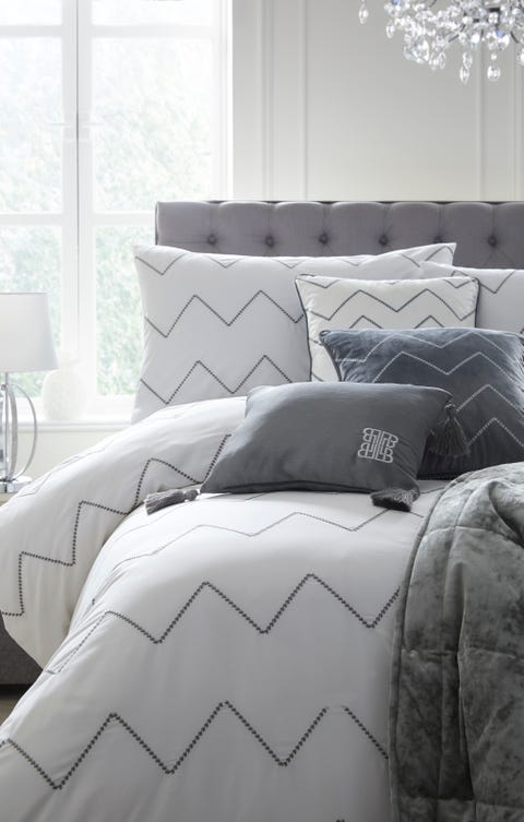 Laurence Llewelyn Bowen Launches Luxury Bedding Collection - White Bedding Grey Piping Laurence Llewelyn Bowen Launches Luxury Bedding Collection - White Bedding Grey Piping