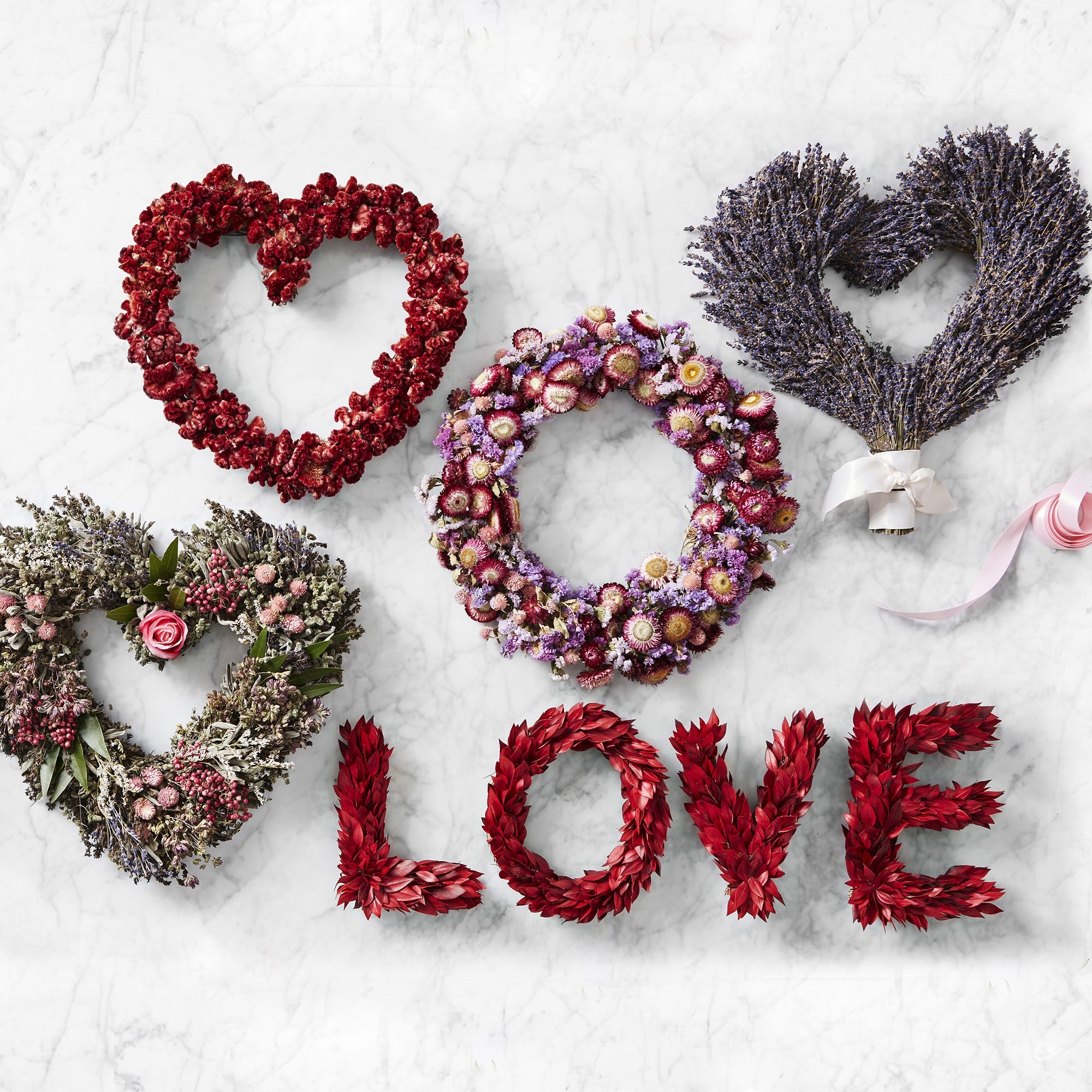 24 Valentine's Day Wreaths We LOVE for February