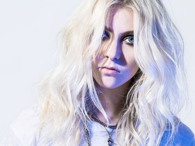 Taylor Momsen The Pretty Reckless Interview Who You Selling For