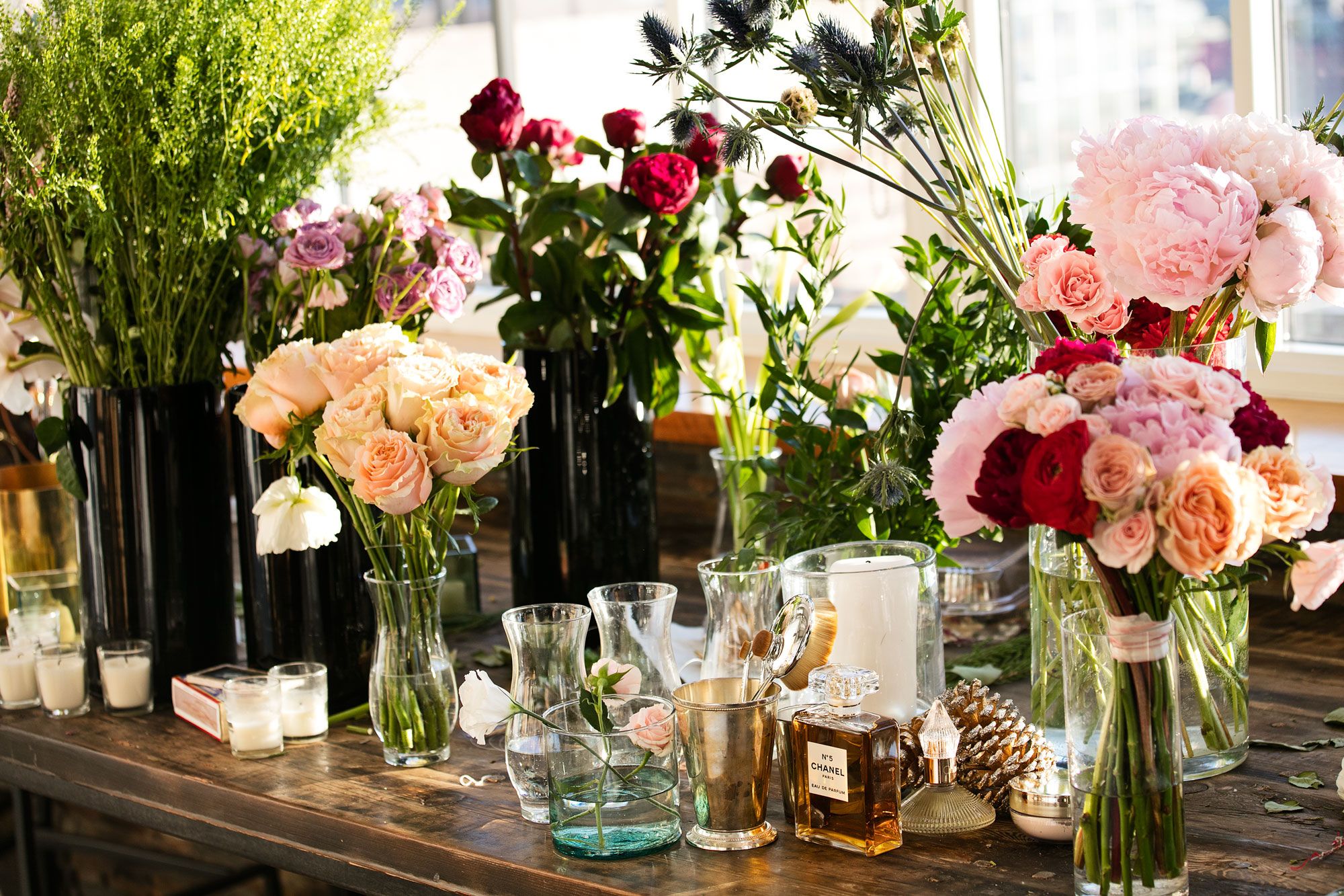 Wedding Floral Bouquets And Centerpieces: Should You Mix or Match?