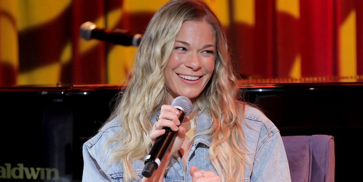 See New Photos of LeAnn Rimes's Incredible Body-Hugging Dress With Daring Cut-Outs