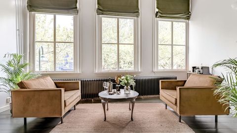airbnb leiden, stoelen, interieur, huiskamer