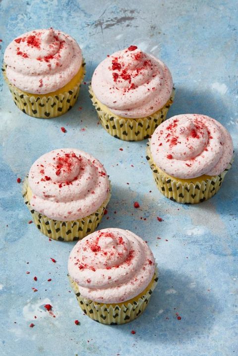 lemon cupcakes with strawberry frosting