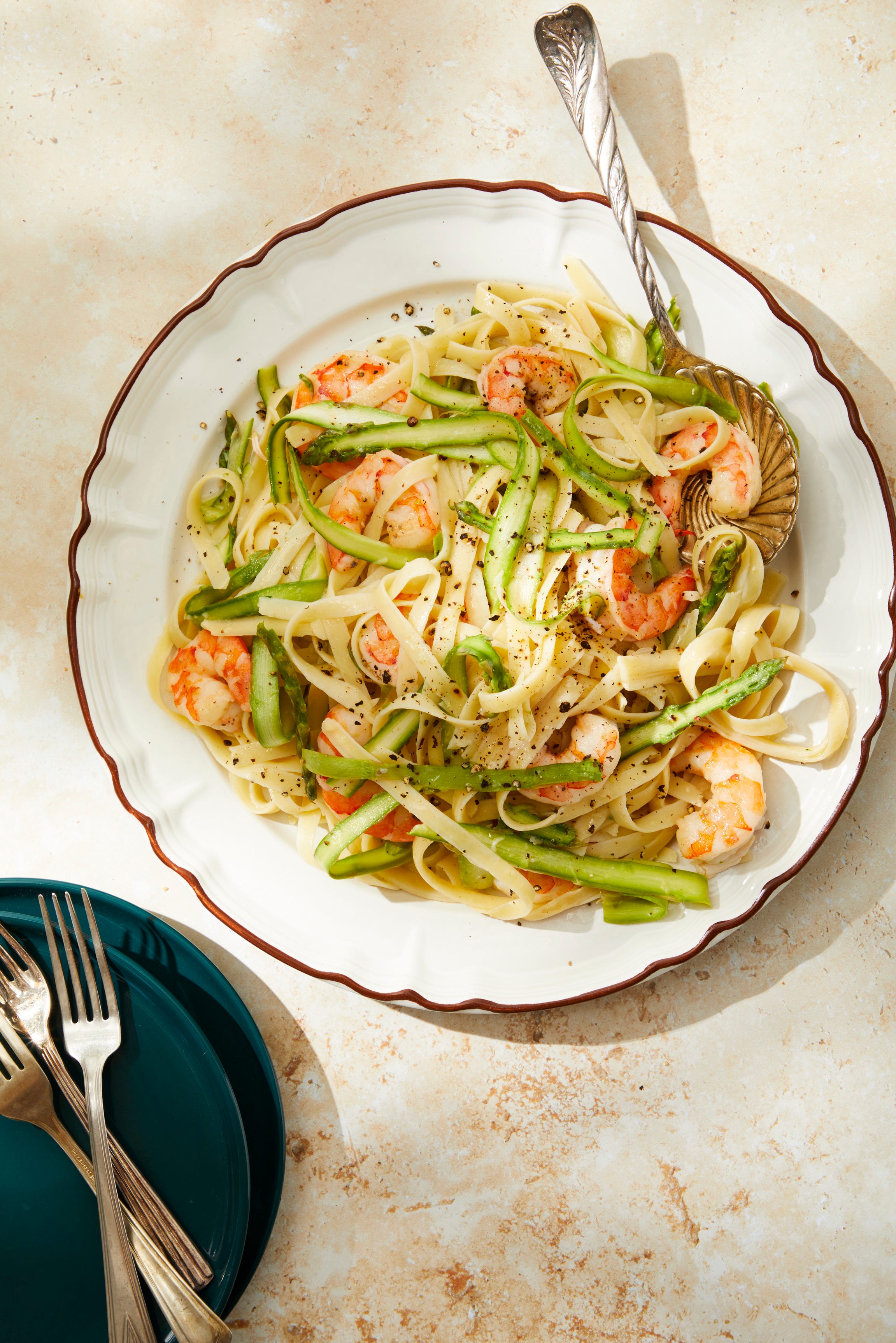 Freshen Up Your Weeknight Menu with Shrimp and Asparagus Pasta