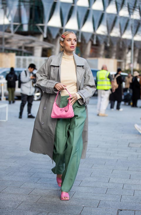 春夏のマストハブ おしゃれエリートたちの 進化系トレンチコート スナップ集 ハーパーズ バザー Harper S Bazaar 公式 春夏のマストハブ おしゃれエリートたちの 進化系トレンチコート スナップ集 ハーパーズ バザー Harper S Bazaar 公式
