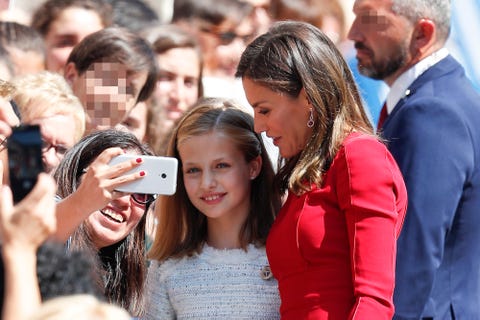 People, Red, Event, Youth, Crowd, Photography, Fun, Selfie, Smile, Ceremony, People, Red, Event, Youth, Crowd, Photography, Fun, Selfie, Smile, Ceremony,