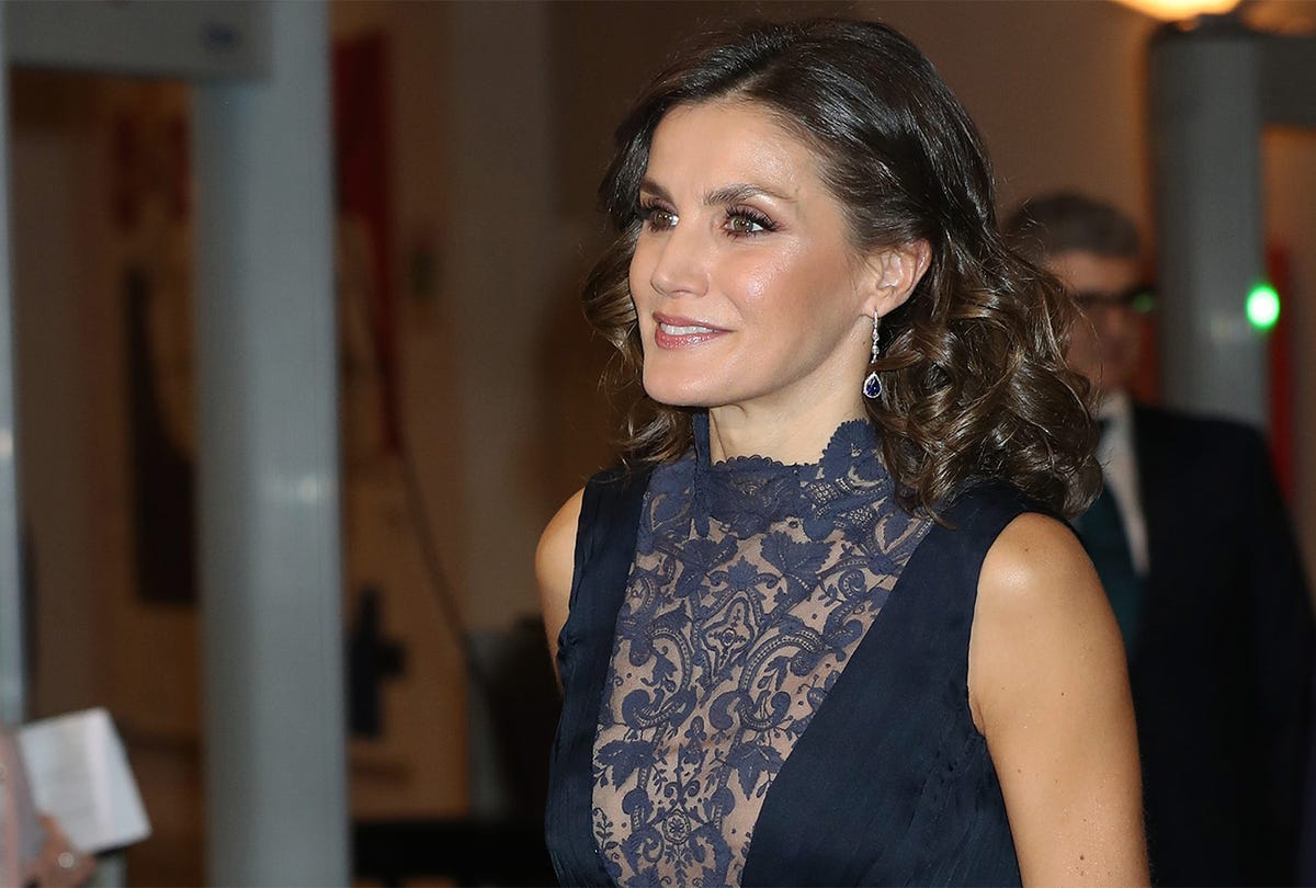Letizia ha llevado el vestido con escote más atrevido que ha lucido nunca -  El escote más arriesgado de Letizia