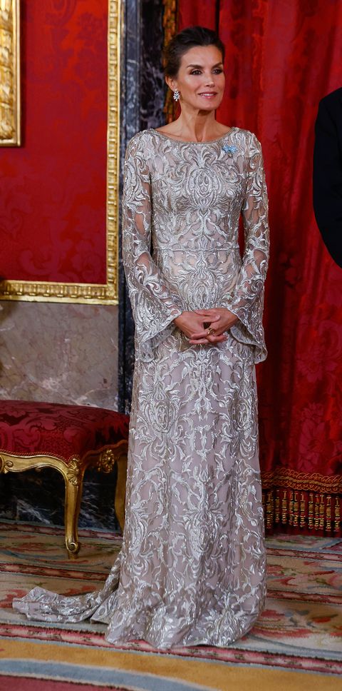 Oh querido María Adolescencia La reina Letizia: vestido dorado en la cena de Gala en Palacio